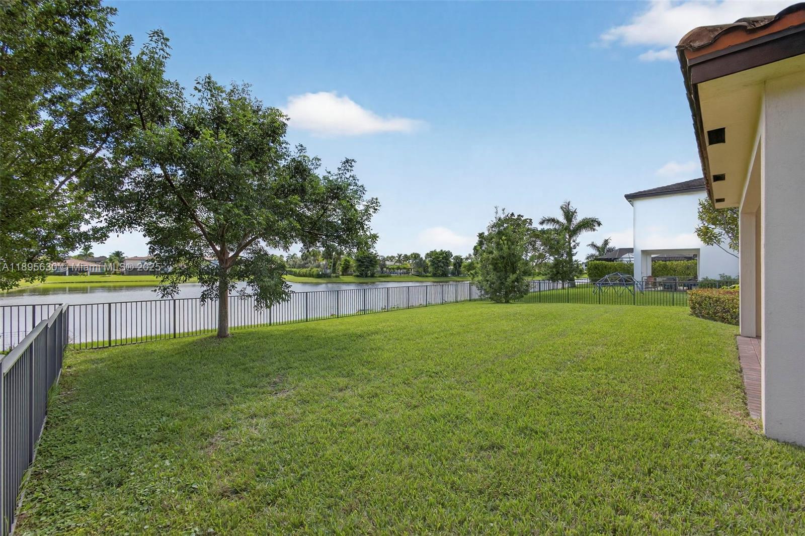 CRESTWOOD NORTH - Residential