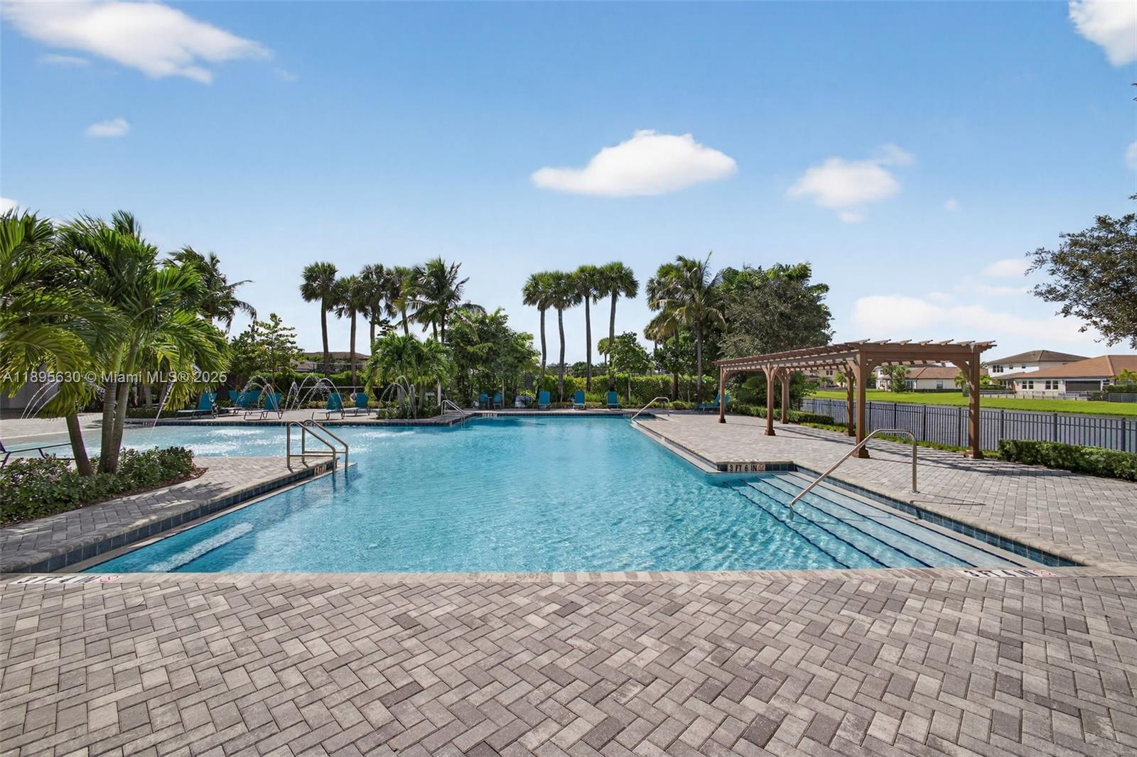 CRESTWOOD NORTH - Residential