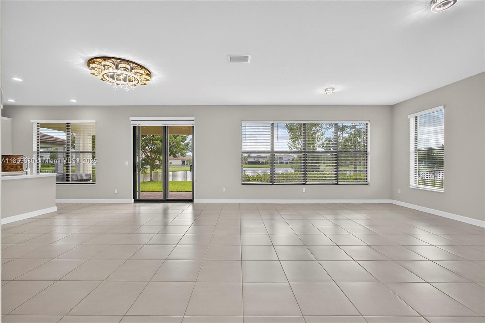 CRESTWOOD NORTH - Residential