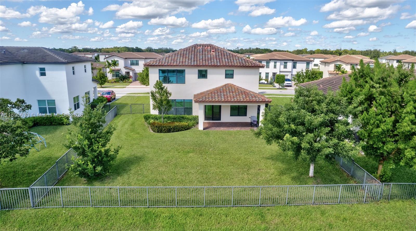 CRESTWOOD NORTH - Residential