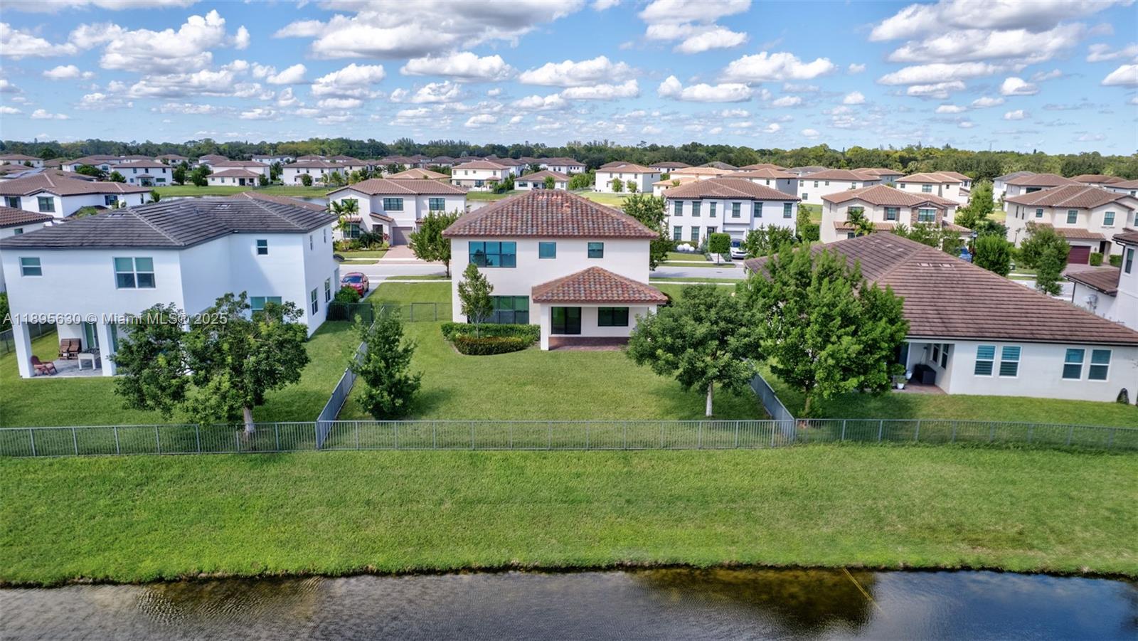 CRESTWOOD NORTH - Residential