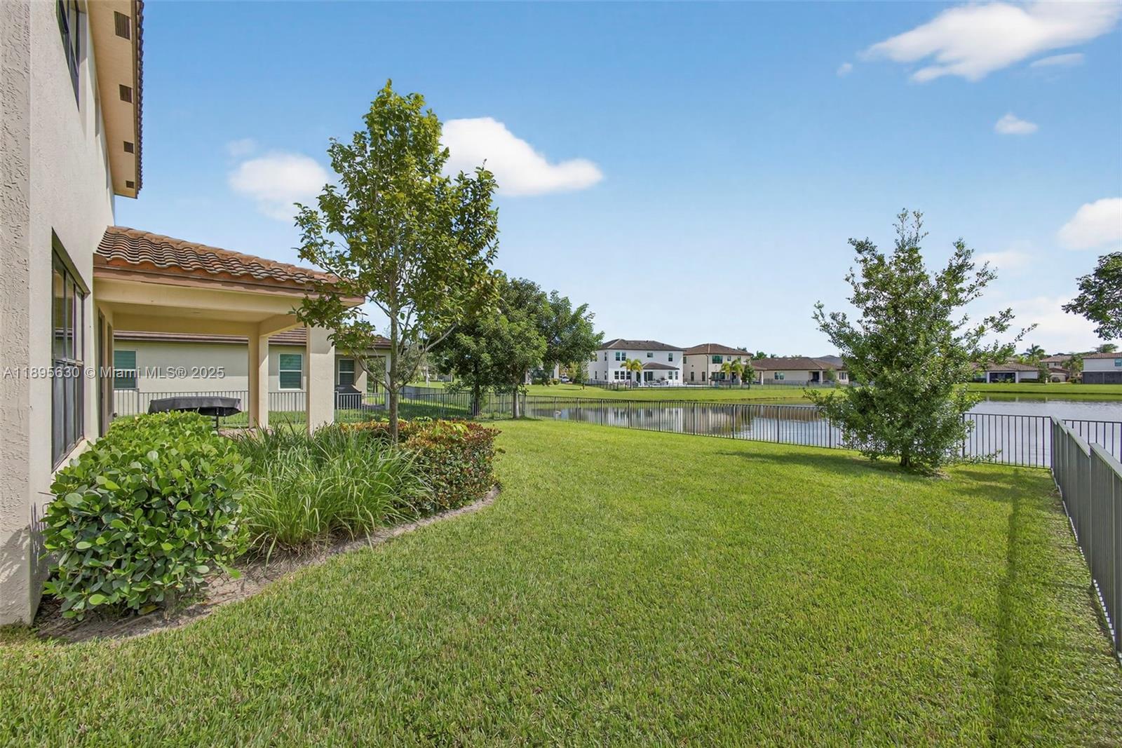 CRESTWOOD NORTH - Residential