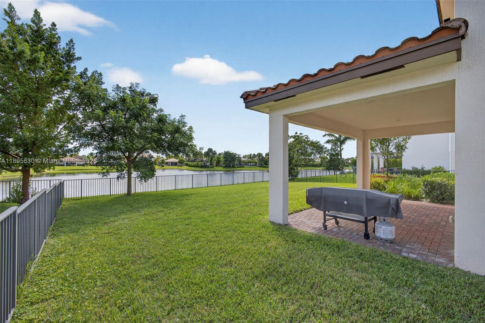 CRESTWOOD NORTH - Residential