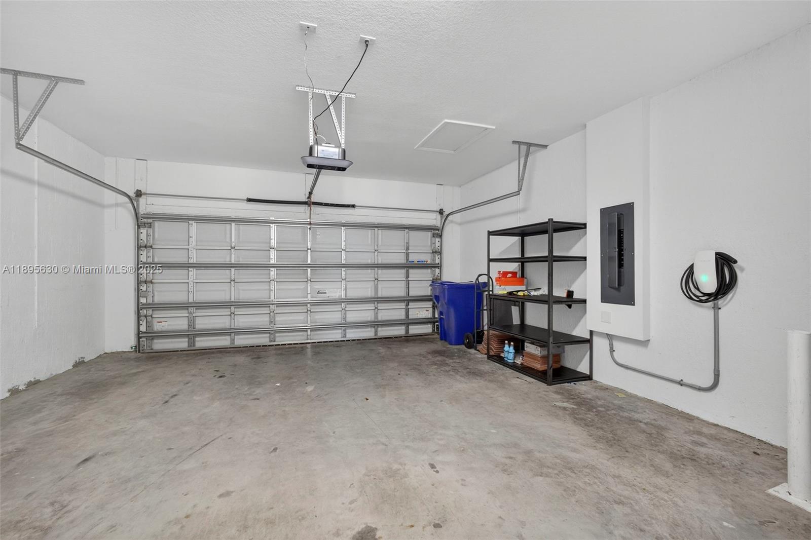 CRESTWOOD NORTH - Residential