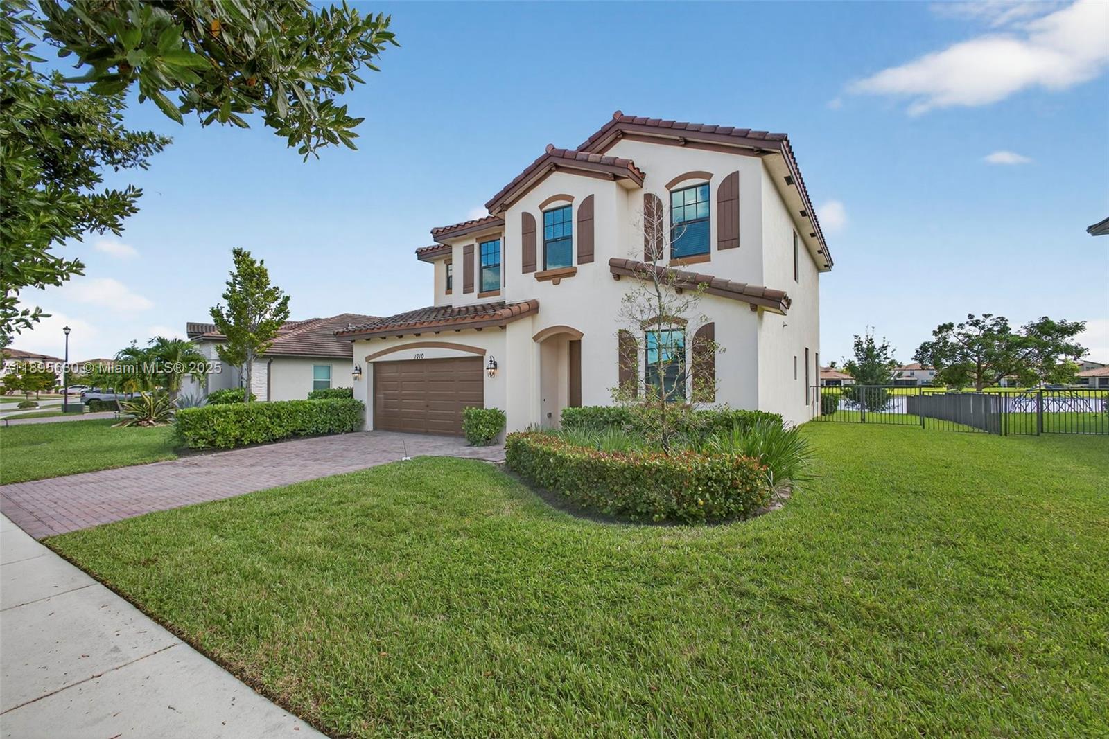 CRESTWOOD NORTH - Residential