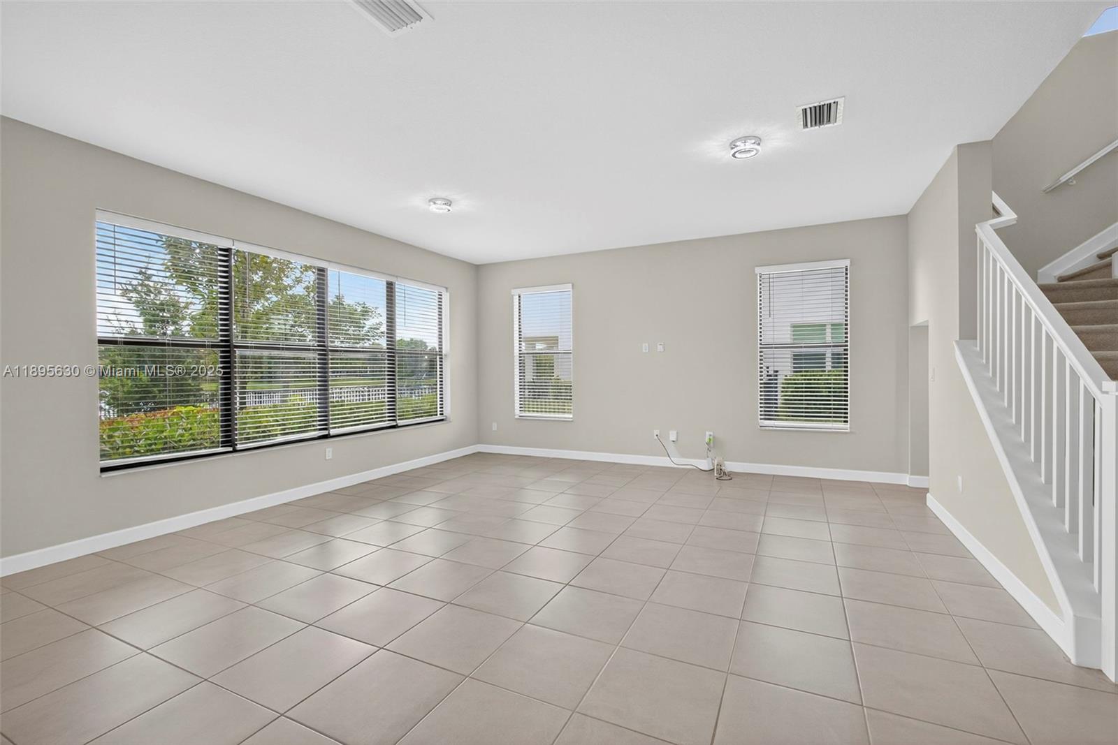 CRESTWOOD NORTH - Residential