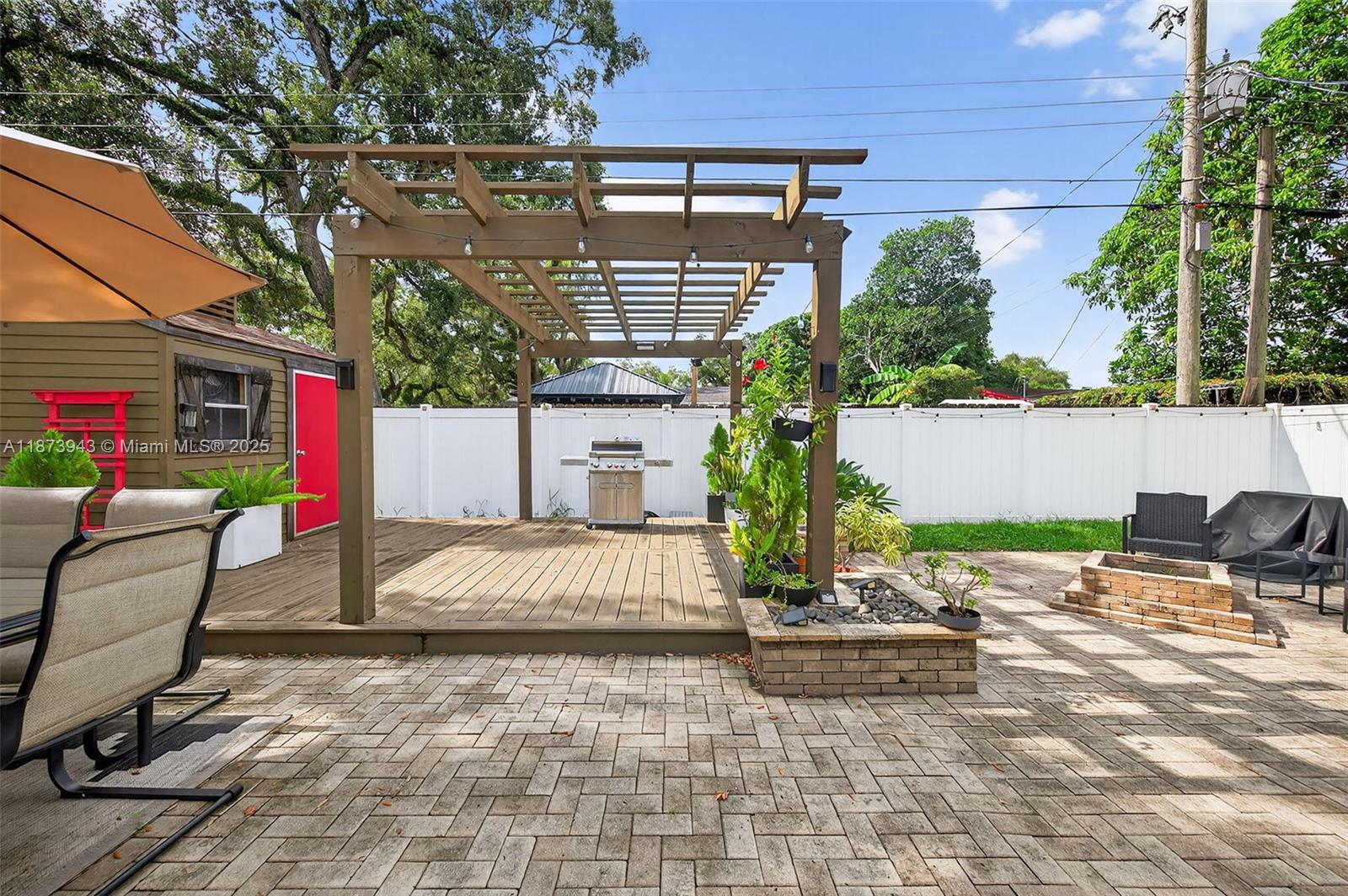 PALM LANE VILLA NO 3 - Residential