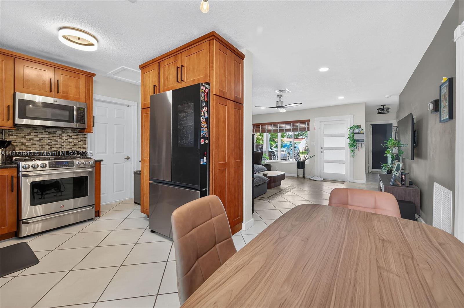 PALM LANE VILLA NO 3 - Residential