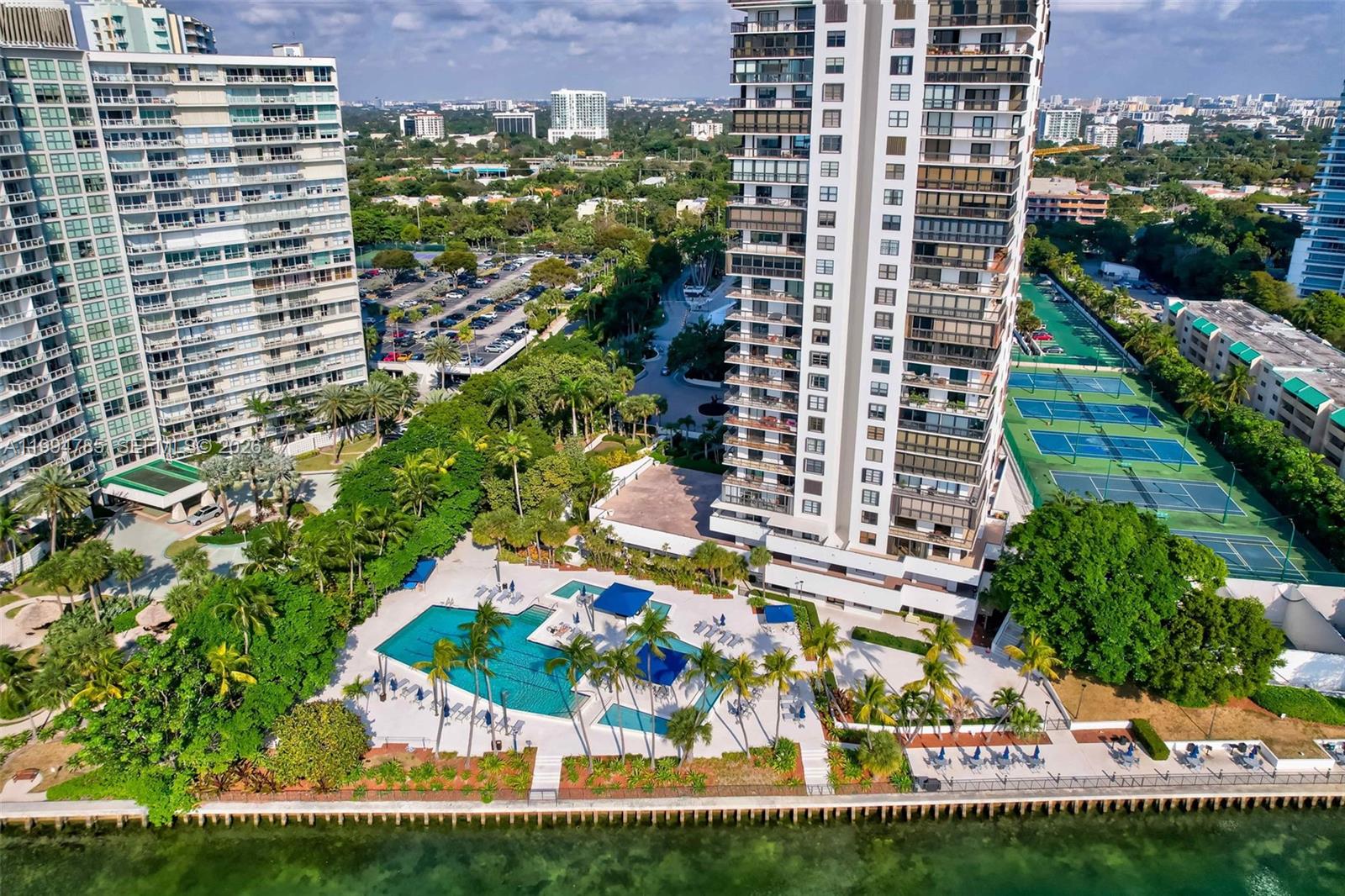 BRICKELL BAY CLUB CONDO - Residential
