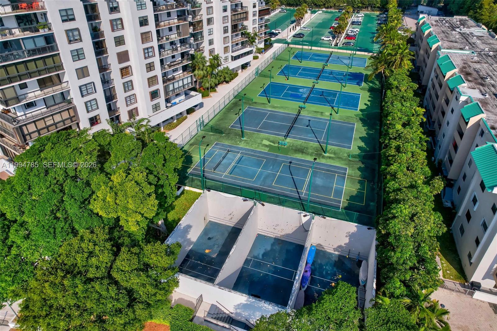 BRICKELL BAY CLUB CONDO - Residential