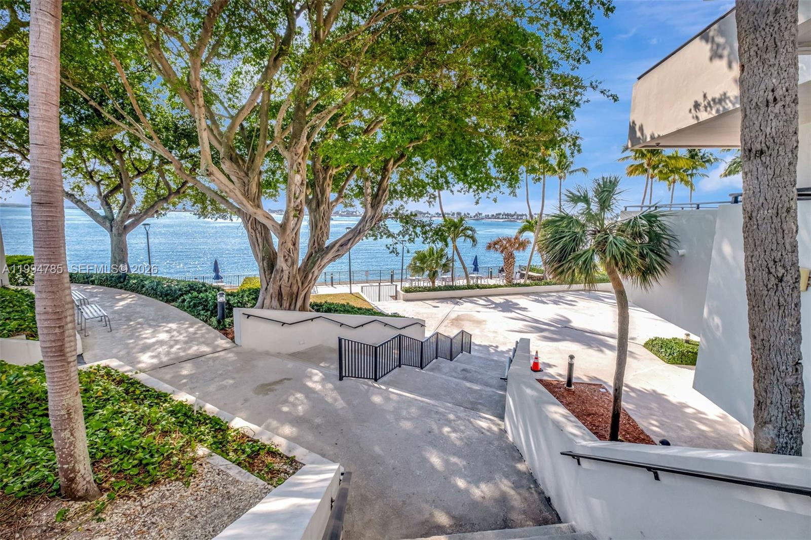 BRICKELL BAY CLUB CONDO - Residential