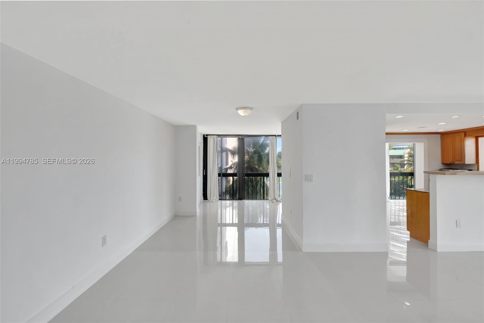 BRICKELL BAY CLUB CONDO - Residential