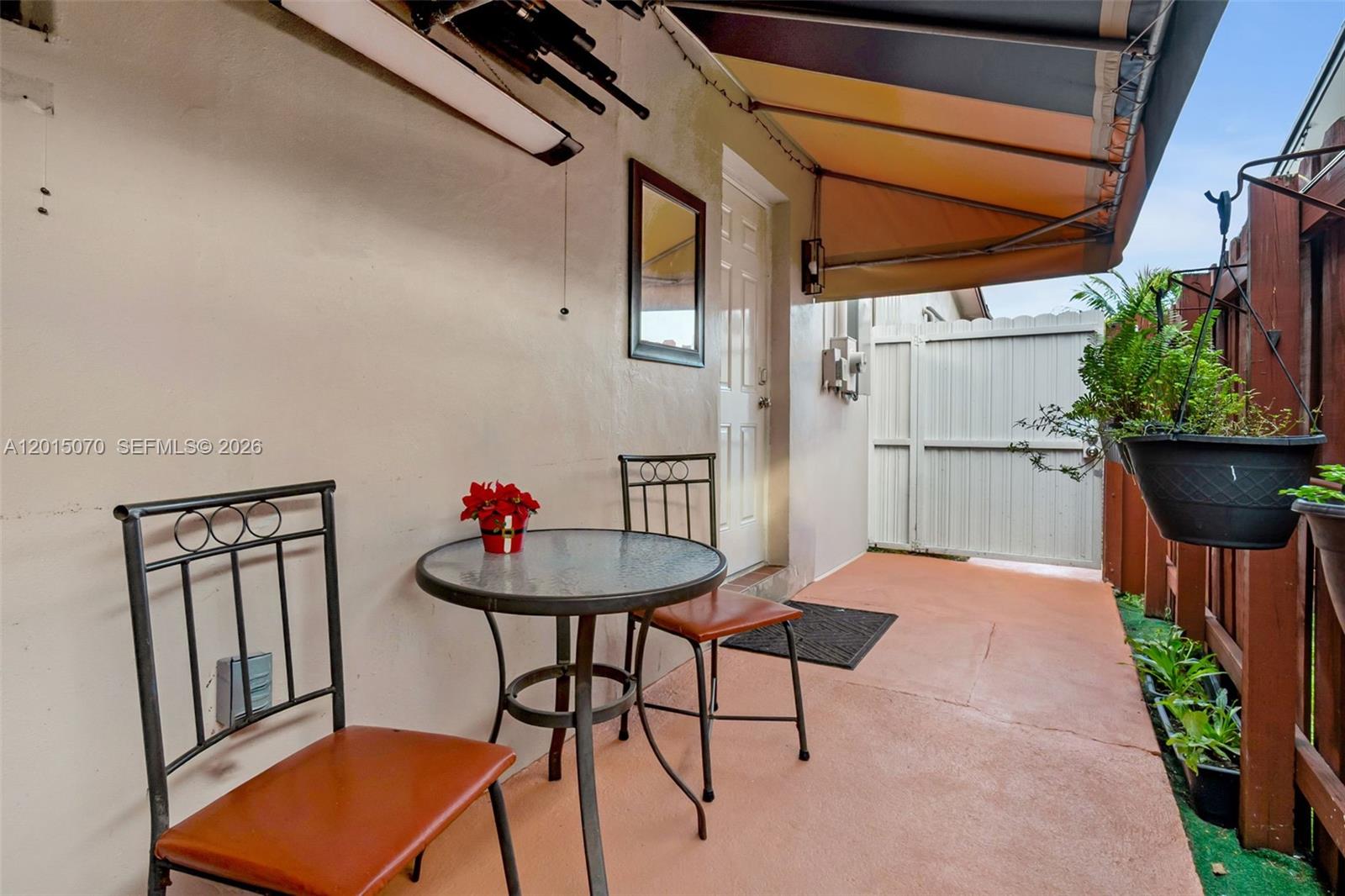 Hollywood East - Residential Lease