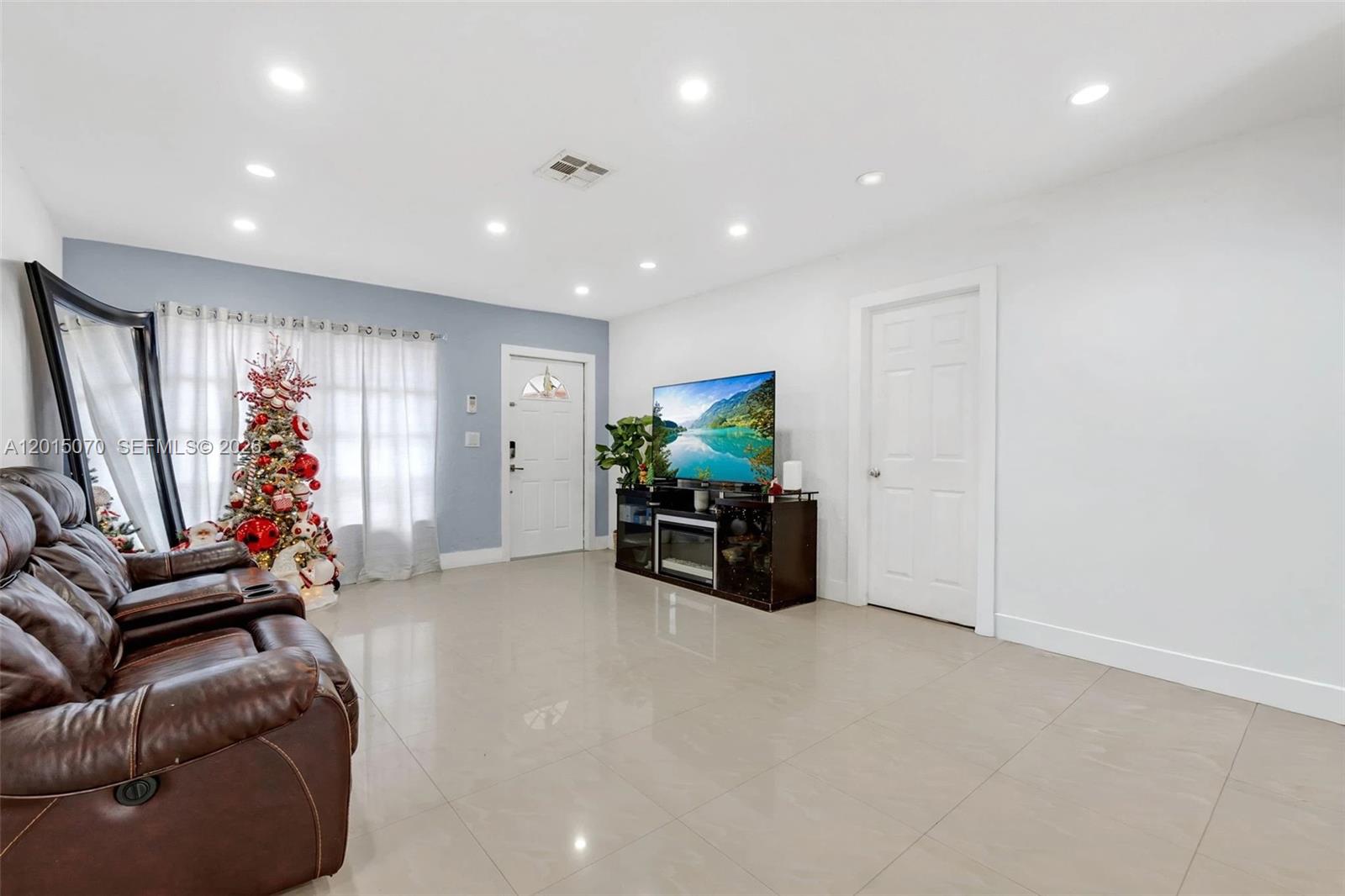 Hollywood East - Residential Lease