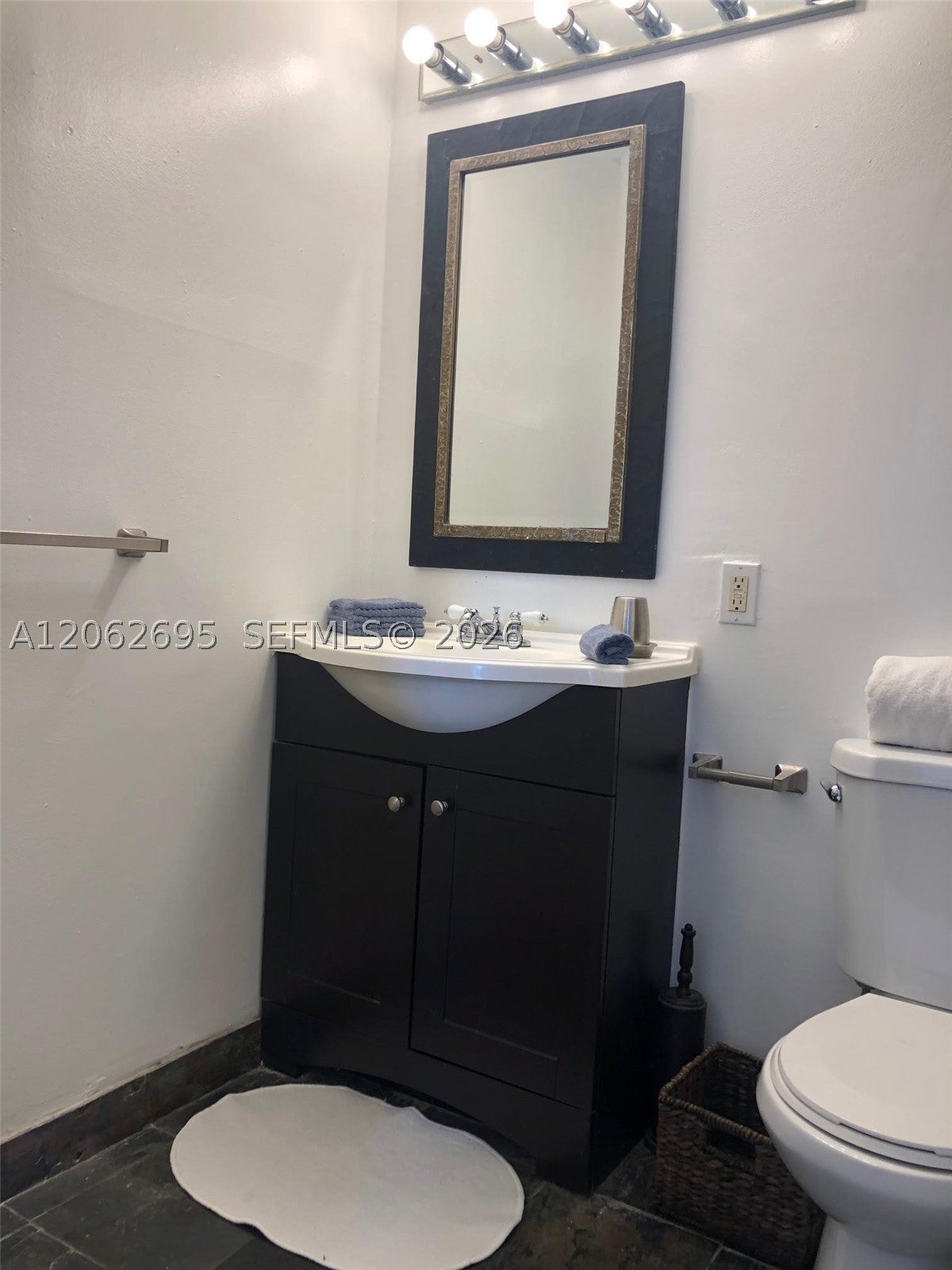 1502 Jefferson Ave 203
