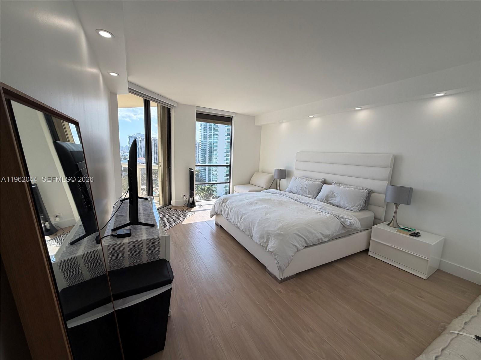 TERRACES NORTH TURNBERRY - Residential Lease