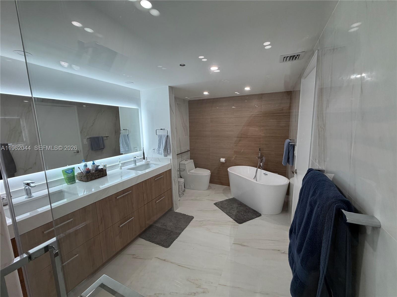 TERRACES NORTH TURNBERRY - Residential Lease