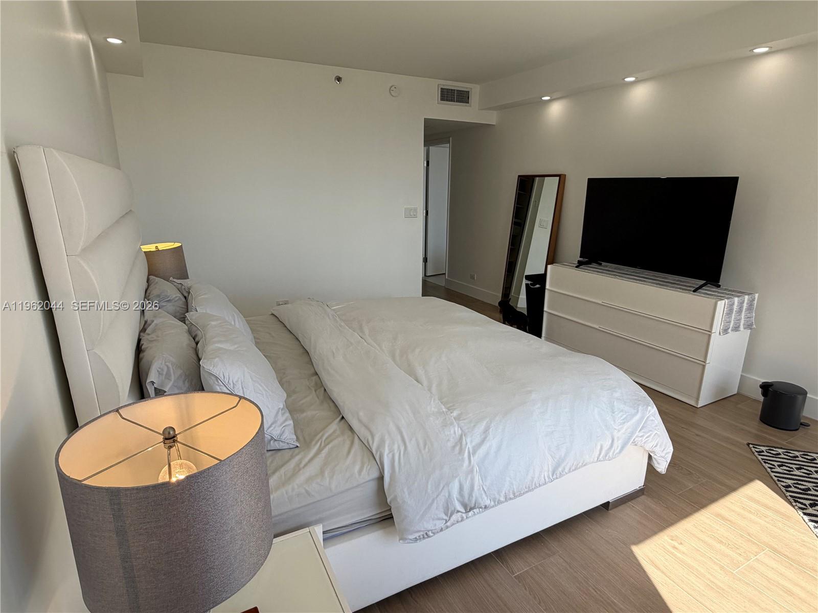 TERRACES NORTH TURNBERRY - Residential Lease