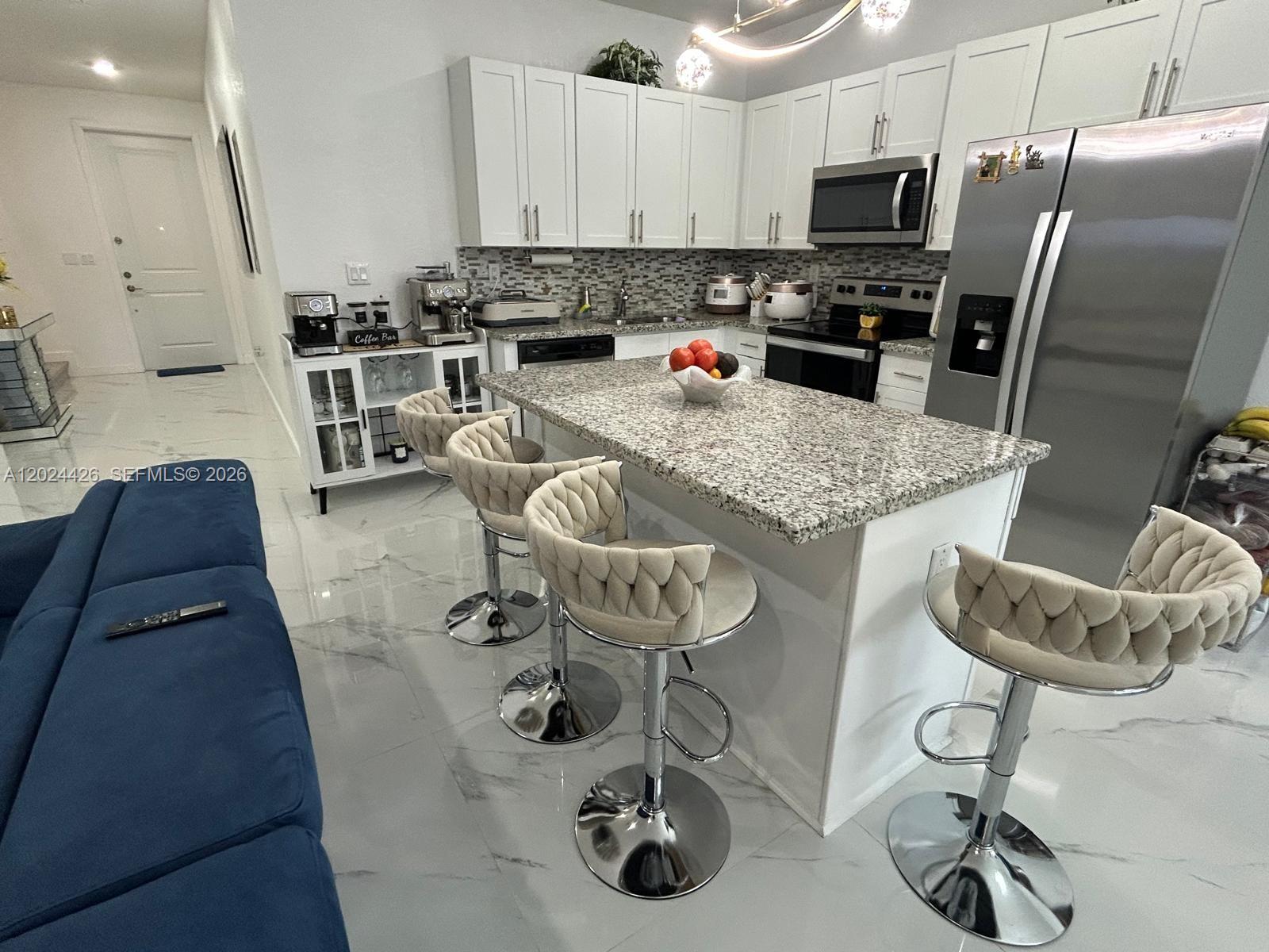 TROPICAL BREEZE TOWNHOUSE - Residential