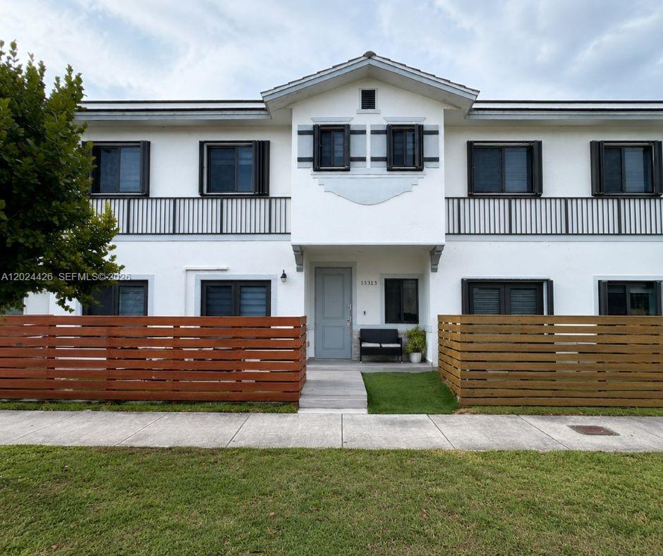 TROPICAL BREEZE TOWNHOUSE - Residential