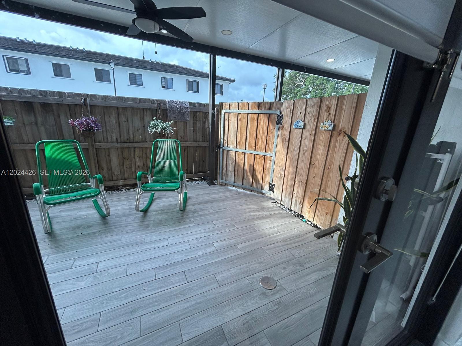 TROPICAL BREEZE TOWNHOUSE - Residential