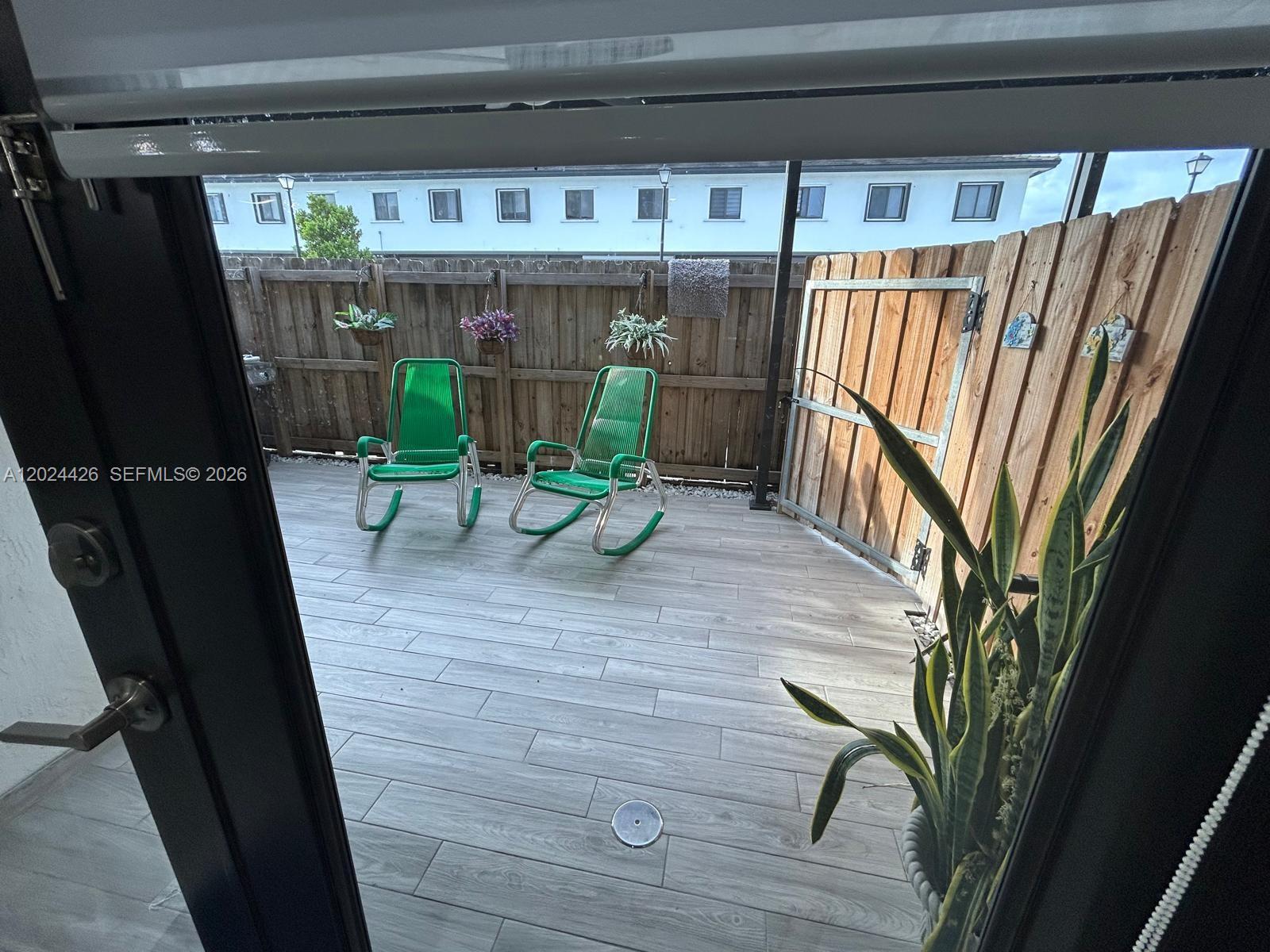 TROPICAL BREEZE TOWNHOUSE - Residential