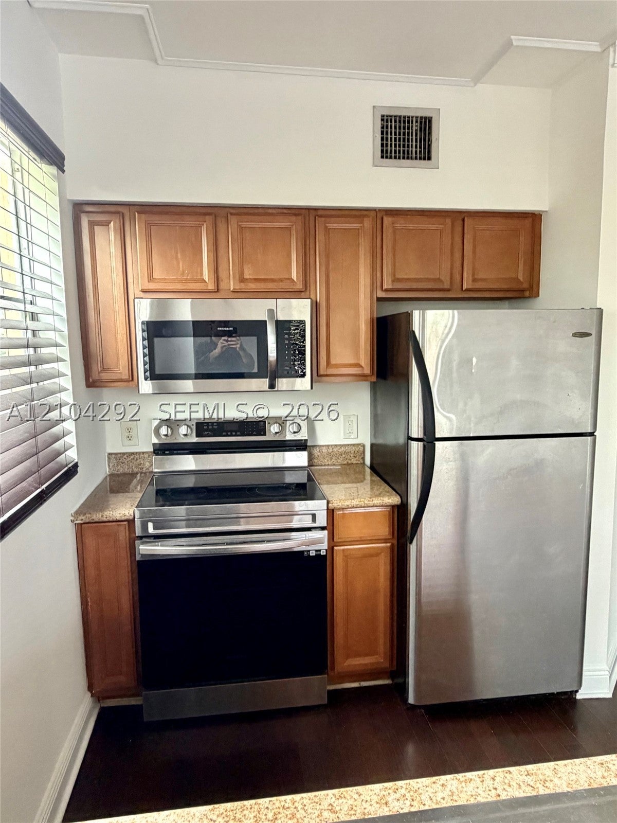 953 SW 10th St 16