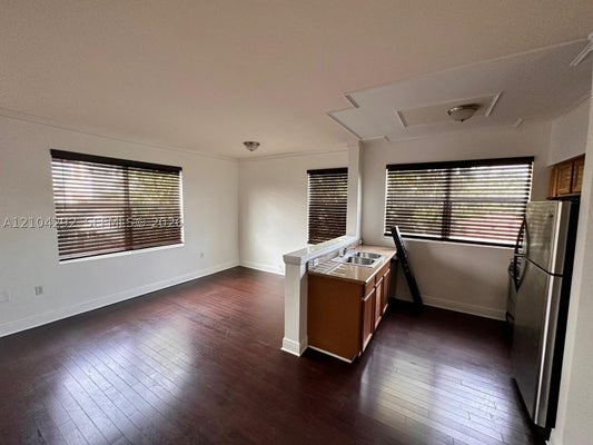 953 SW 10TH ST APT 16, MIAMI, FL 33130 - Image 92b6d726d2c3a992393d7a5c2d58cb38/4264046836