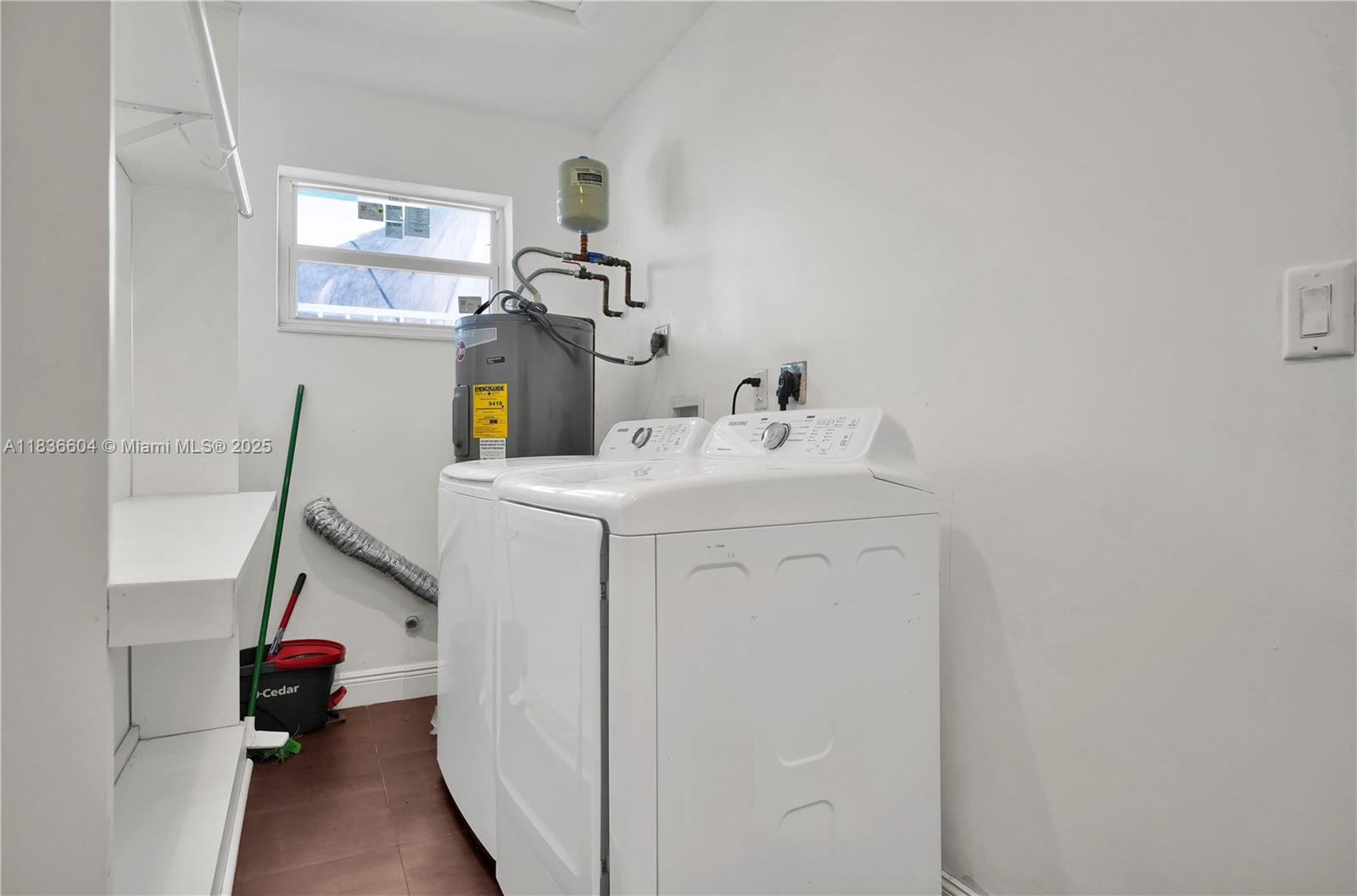 HOLLYWOOD HILLS AMEN PLAT - Residential