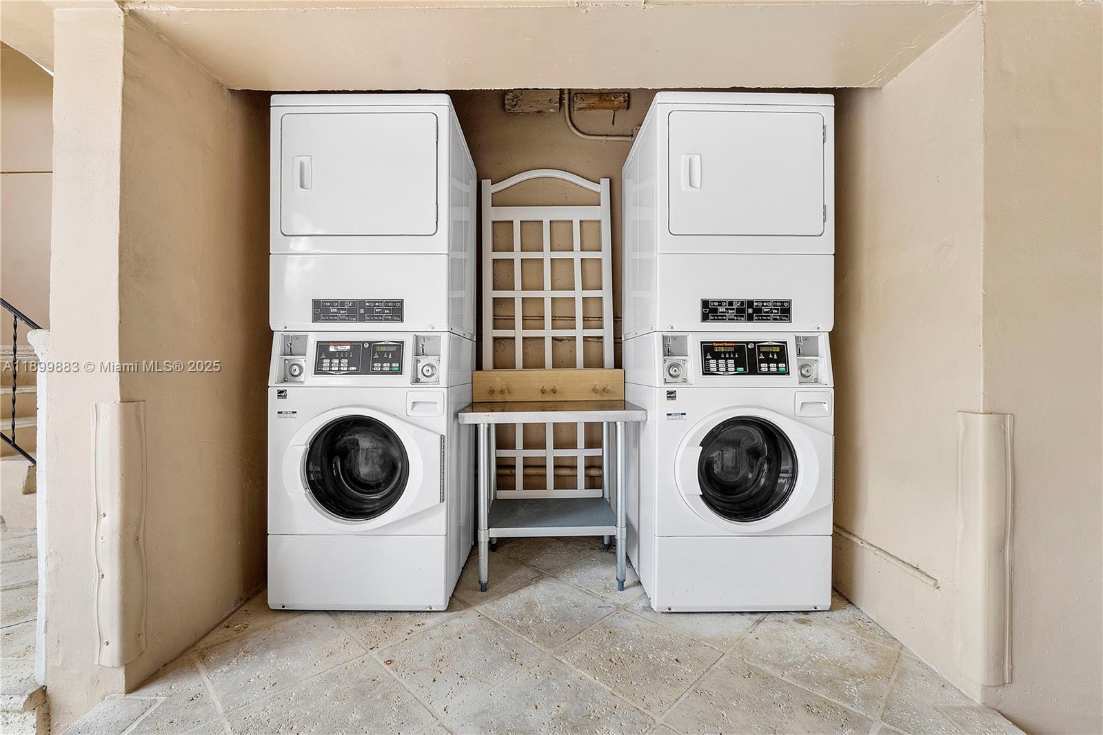 MADEIRA VILLAGE CONDO - Residential Lease