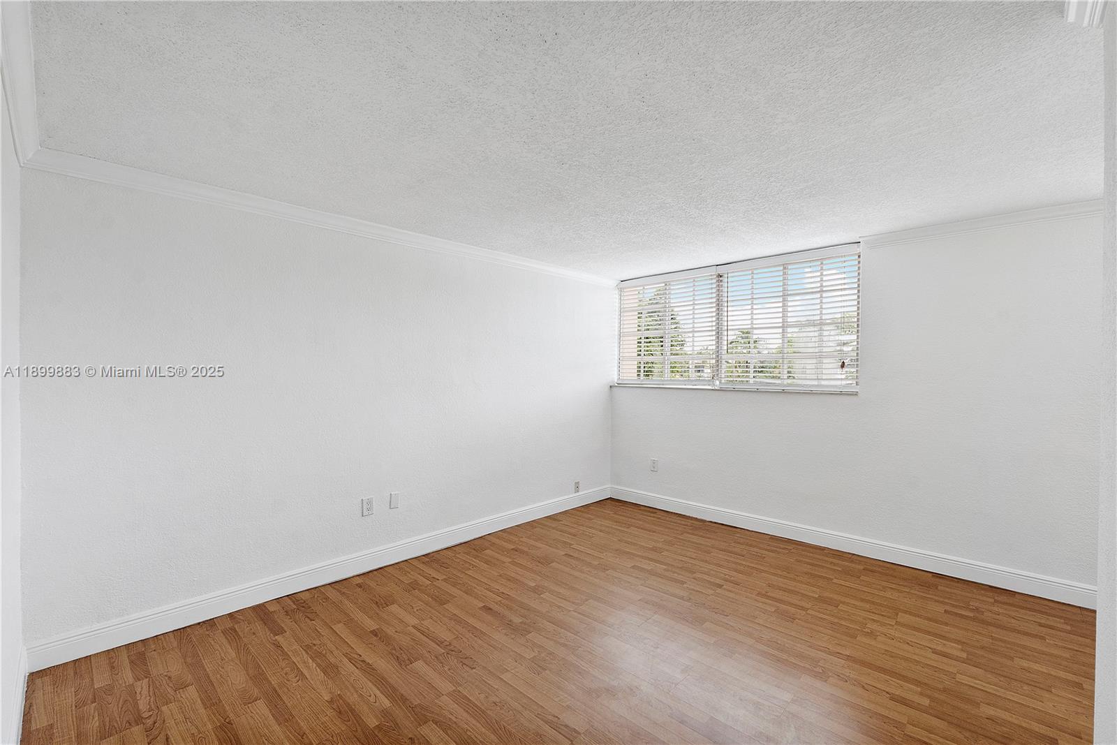 MADEIRA VILLAGE CONDO - Residential Lease