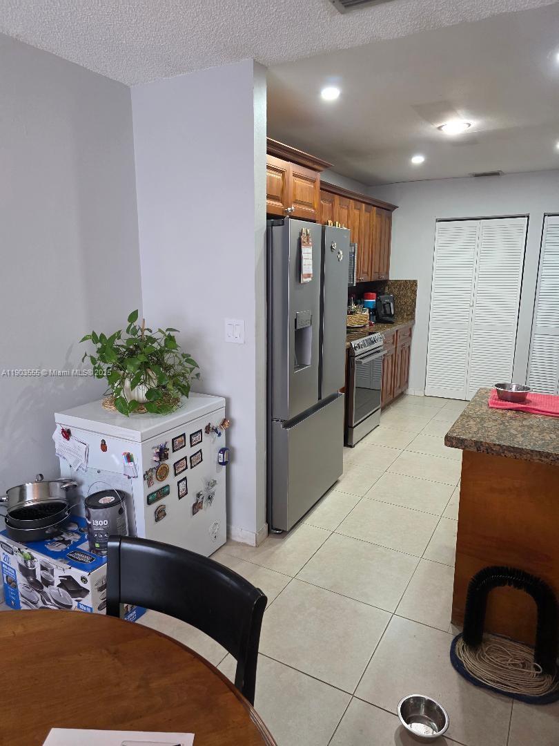 FRIEDLAND MANOR - Residential Lease