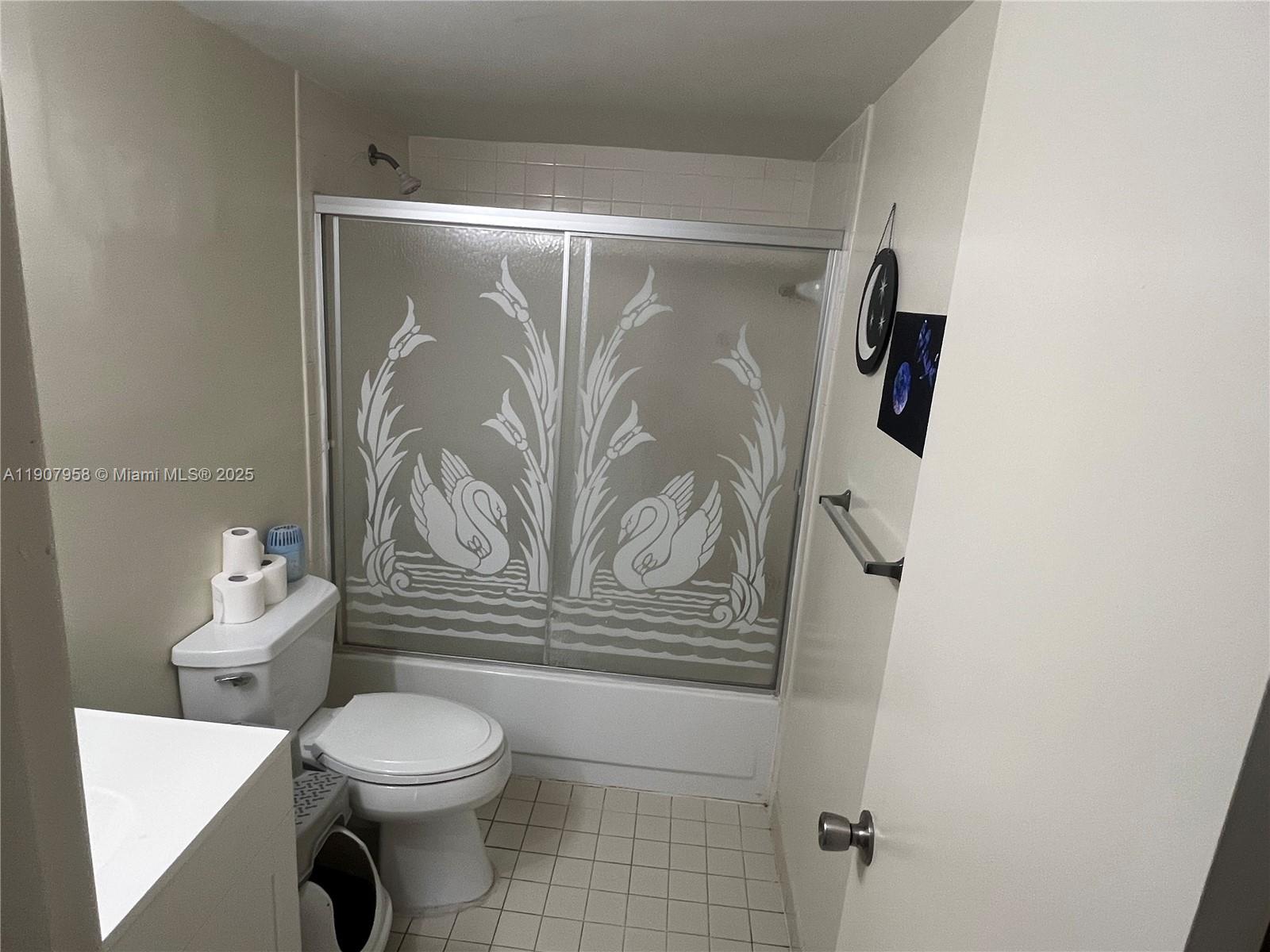 LAKESHORE CONDO 7 - Residential Lease