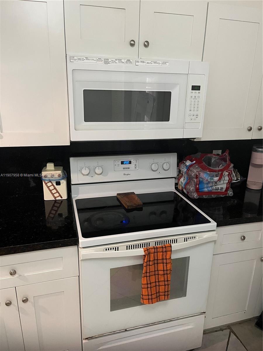 LAKESHORE CONDO 7 - Residential Lease