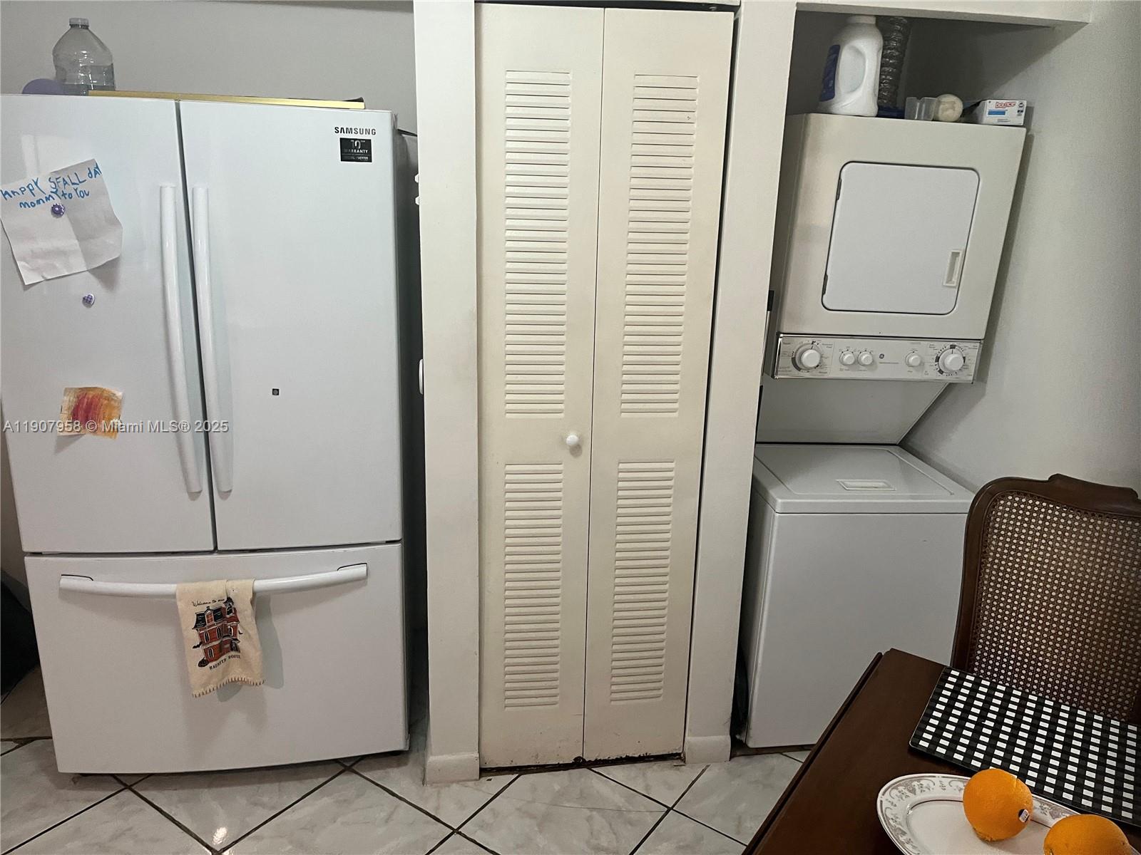 LAKESHORE CONDO 7 - Residential Lease