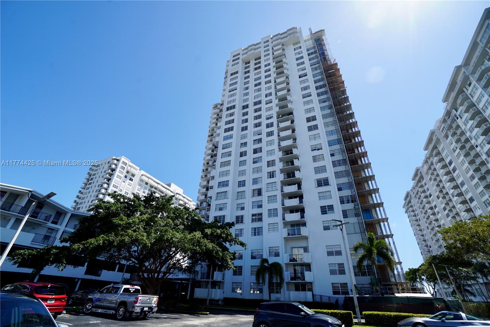 Property for Sale at 2750 Ne 183rd St 2304, Aventura, Miami-Dade County, Florida - Bedrooms: 2 
Bathrooms: 2  - $419,900