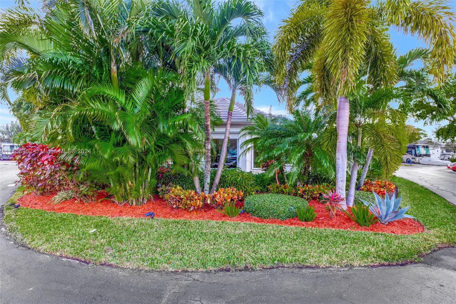 536 N Cortez Dr