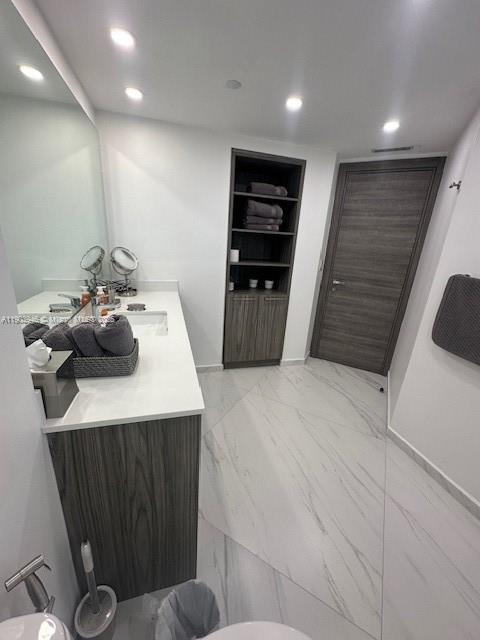 MARINA TOWER CONDO - Residential