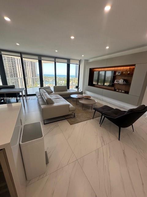 MARINA TOWER CONDO - Residential