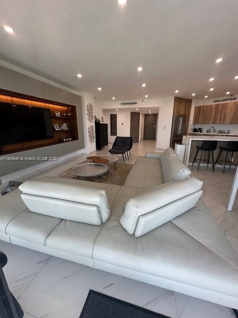 MARINA TOWER CONDO - Residential