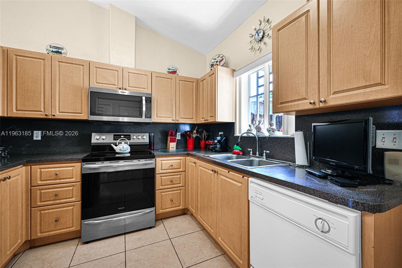 GREEN GABLES - Residential