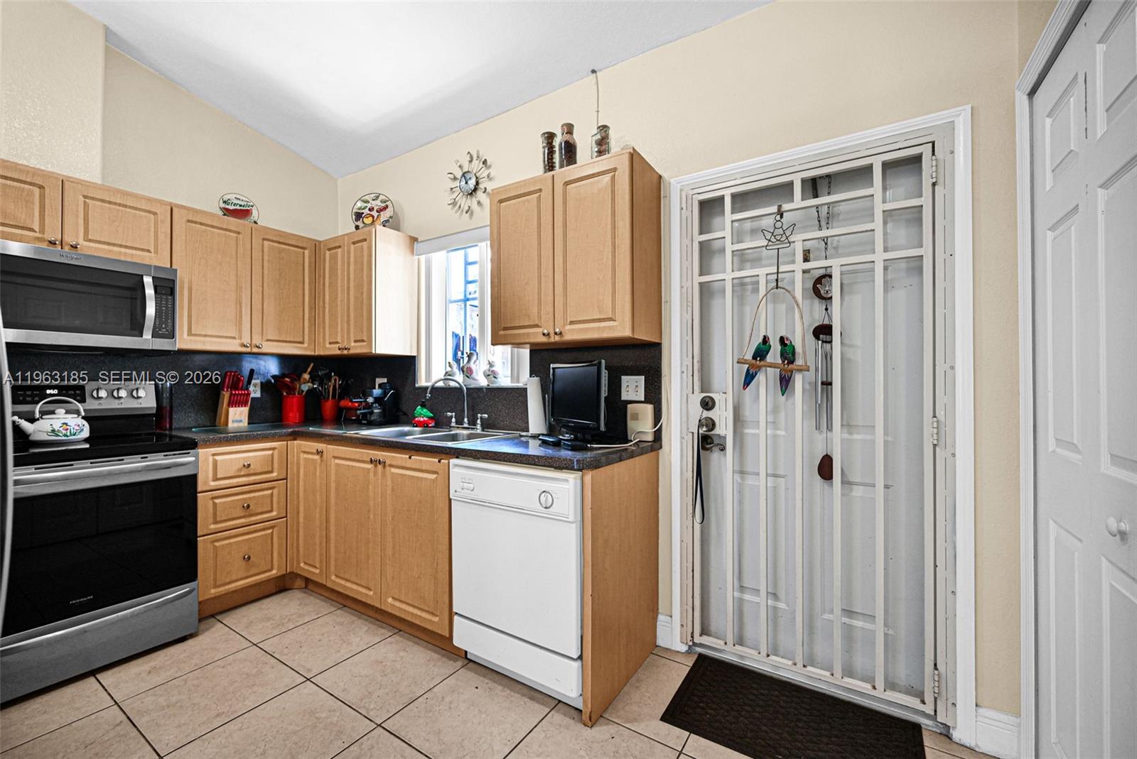 GREEN GABLES - Residential