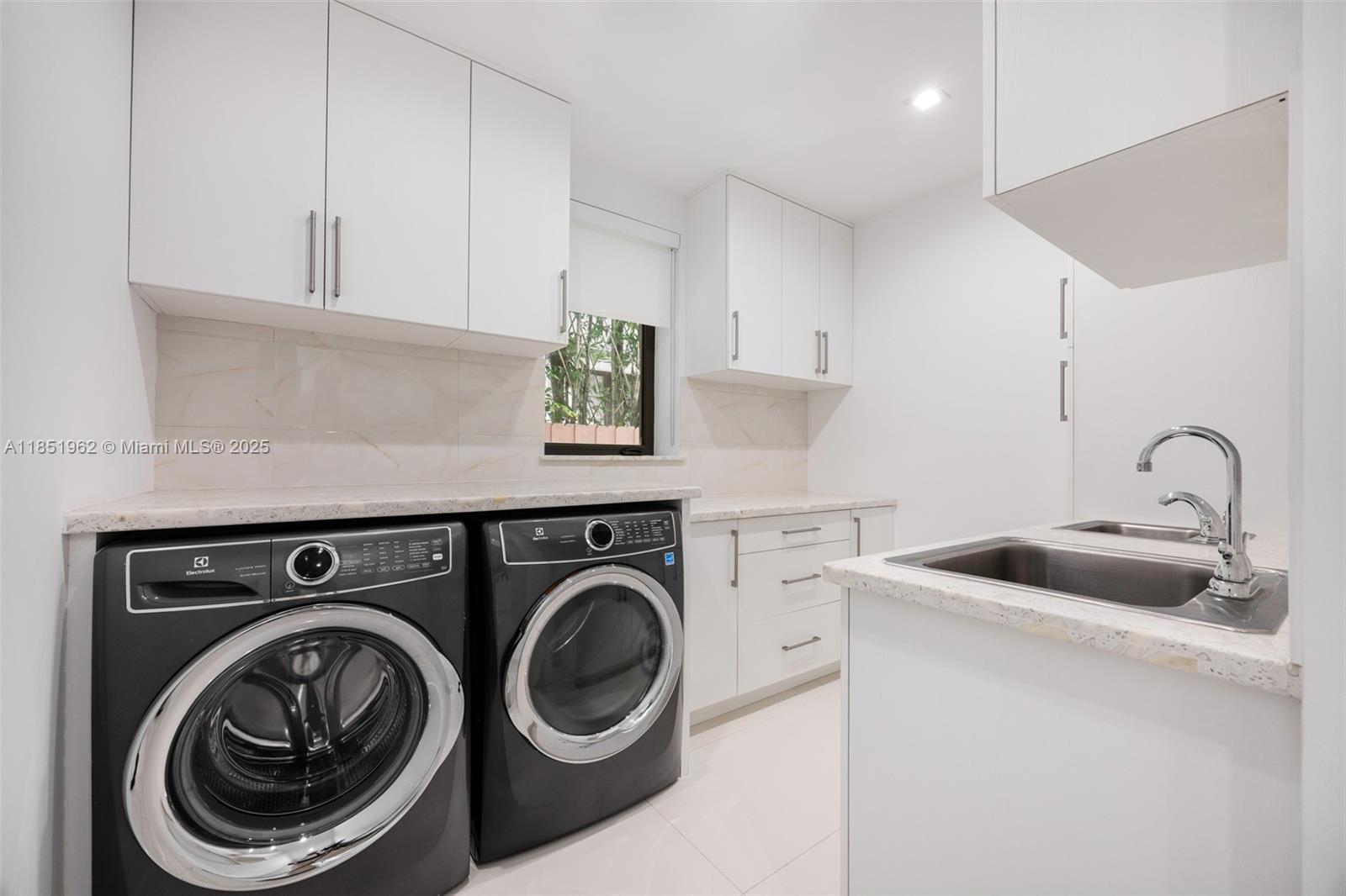 HIGH PINES REV PLAT OF 2N - Residential