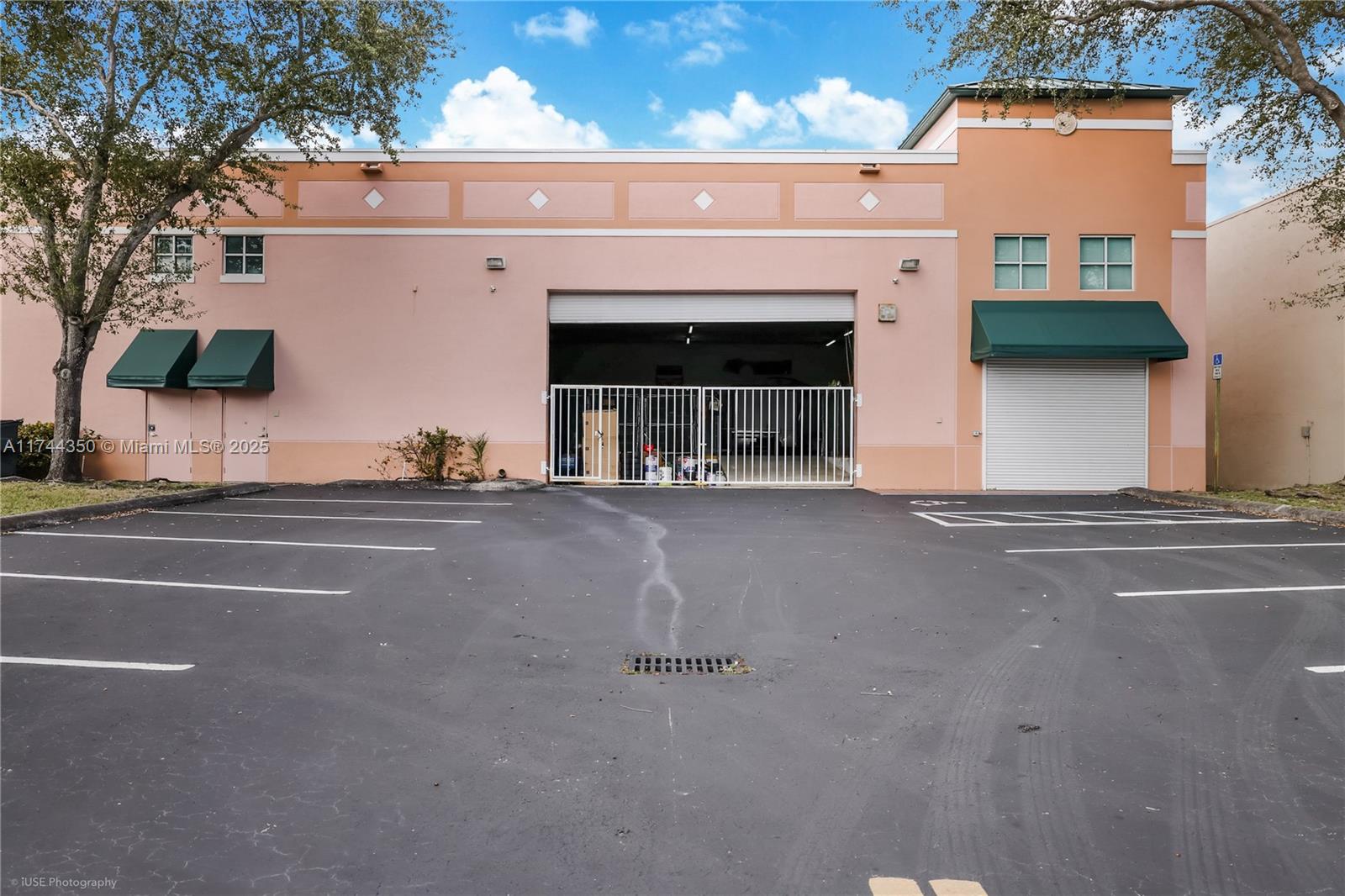 8475 NW 29th St