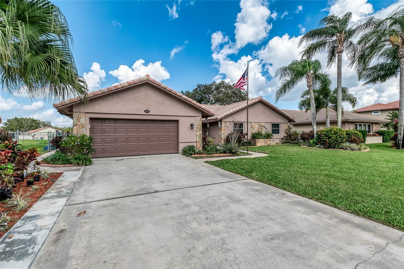 14941 Featherstone Way, Davie, Broward County, Florida - 4 Bedrooms  
2 Bathrooms - 