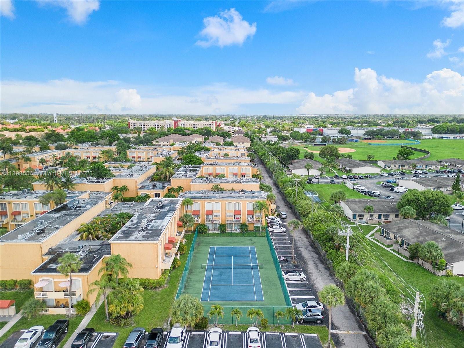 VENETIAN GARDENS AT COUNT - Residential