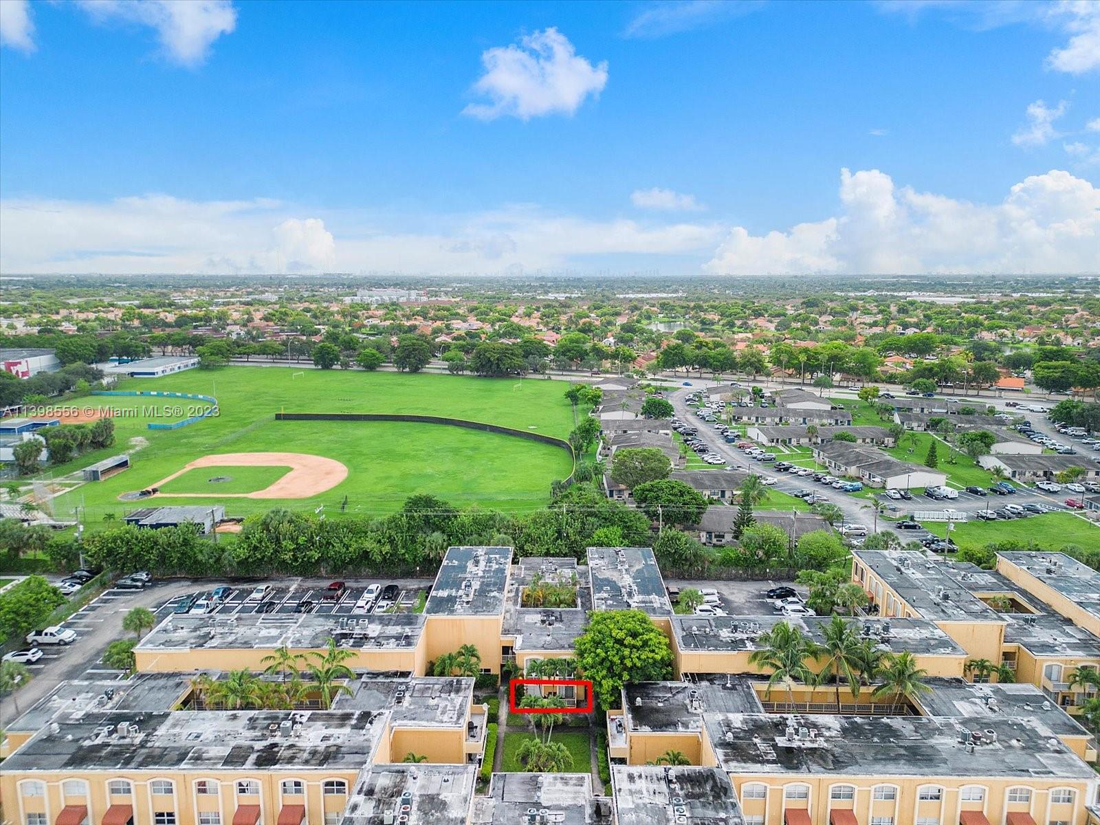 VENETIAN GARDENS AT COUNT - Residential