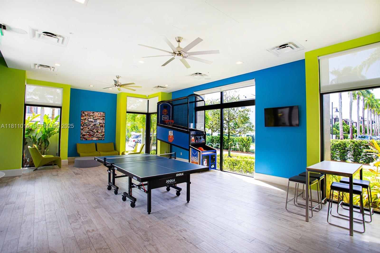 DOWNTOWN DORAL SOUTH PHAS - Residential Lease