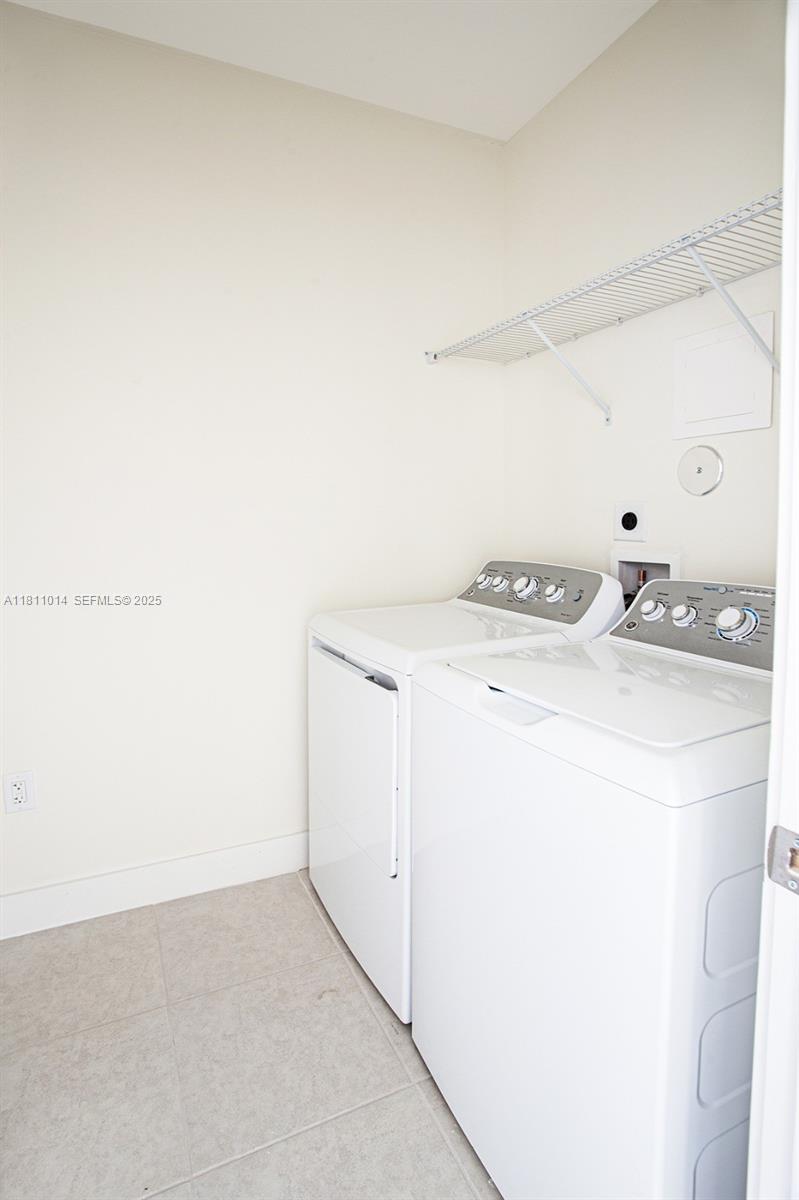 DOWNTOWN DORAL SOUTH PHAS - Residential Lease