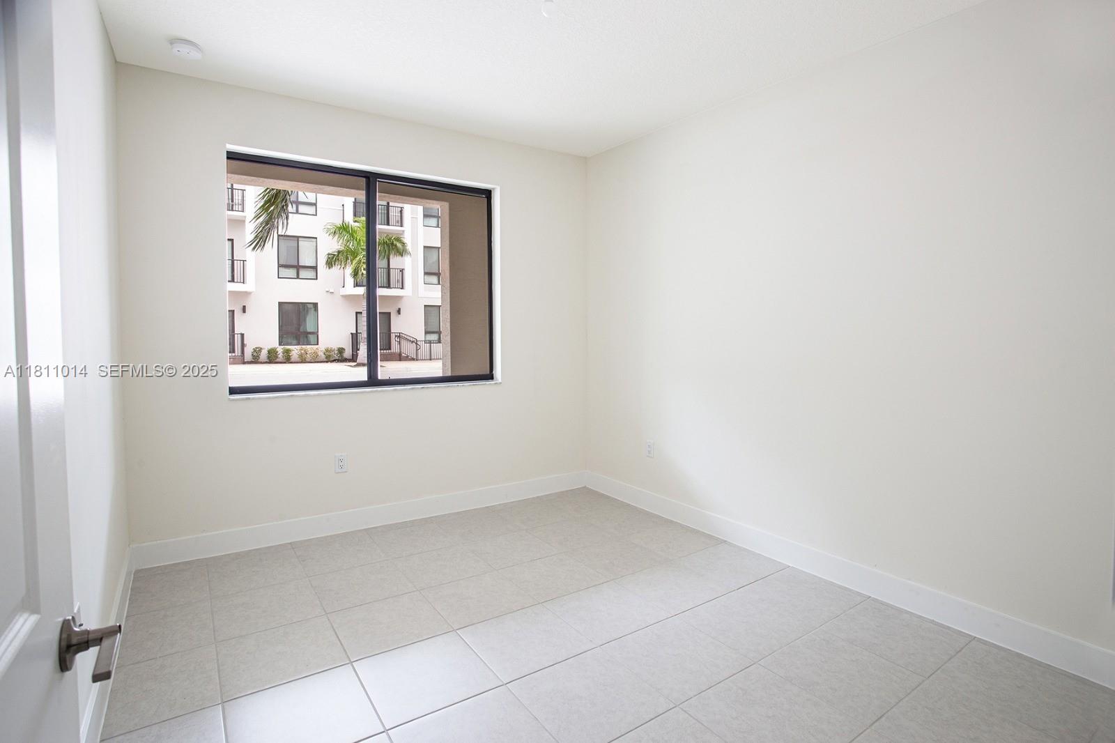 DOWNTOWN DORAL SOUTH PHAS - Residential Lease